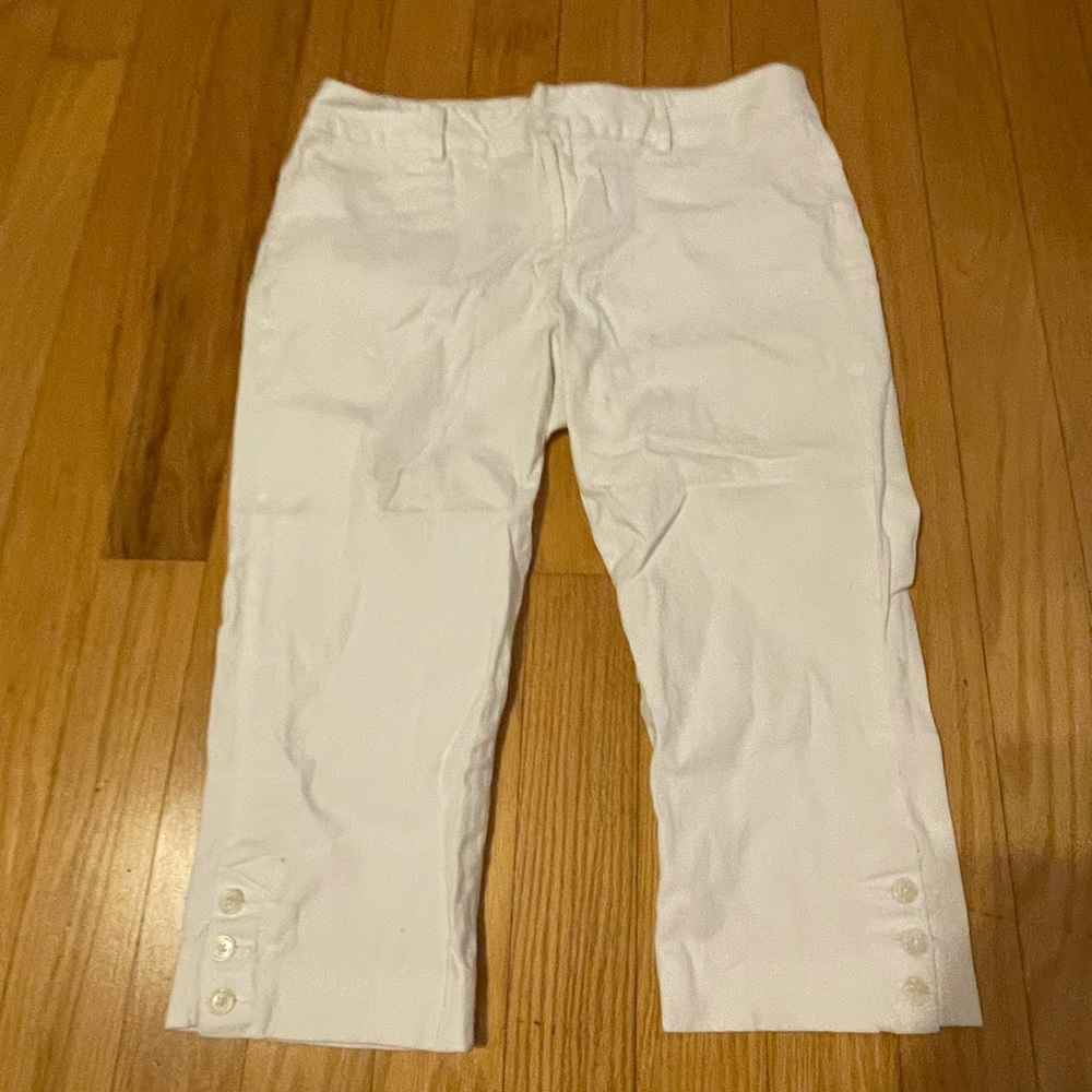 1775 White Women Capri Pants
